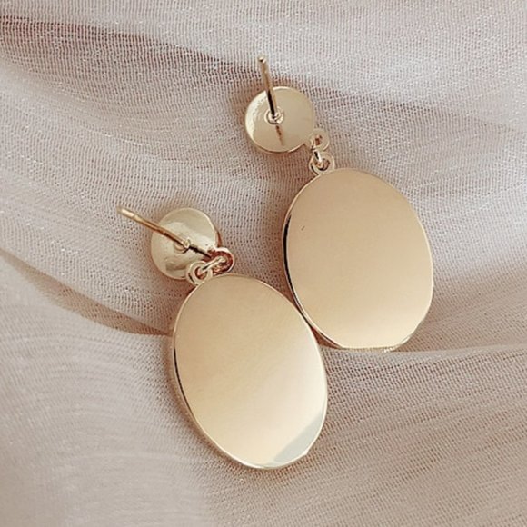 White Moonlight Cat's Eye Stone Earrings - Picture 4 of 8